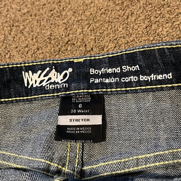 Cutoff Distressed Jean Shorts - Picture 9 of 9